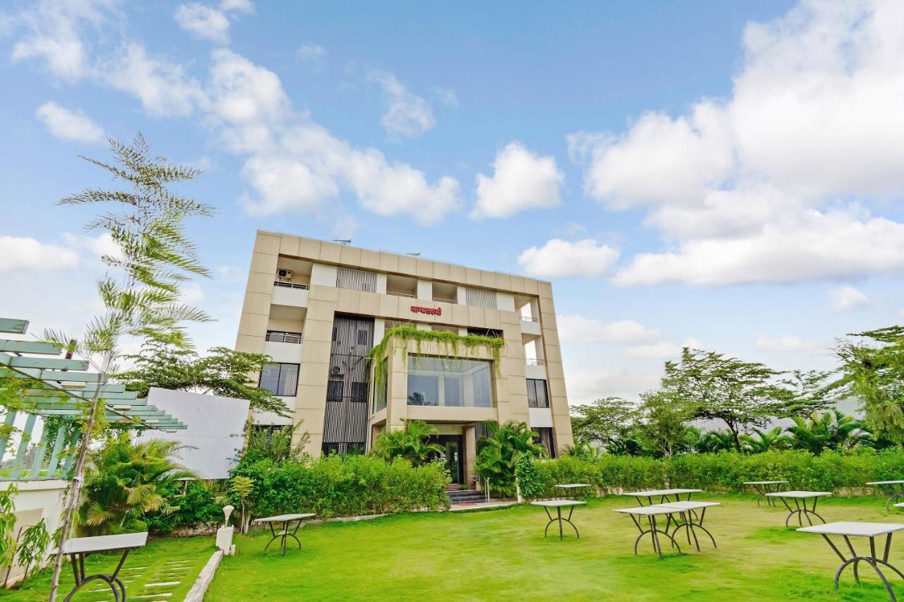 Oyo 48352 Hotel Bhagyalaxmi Kala Exterior photo