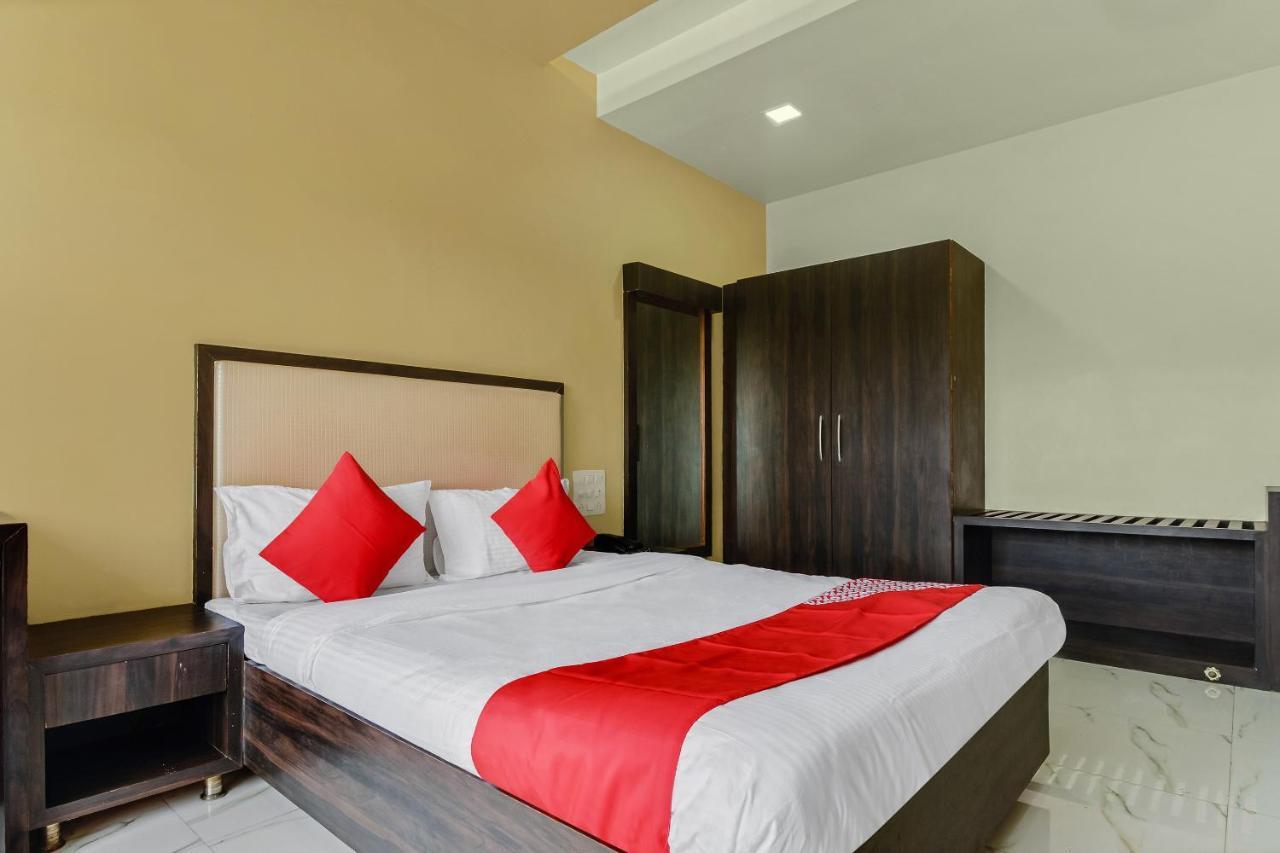 Oyo 48352 Hotel Bhagyalaxmi Kala Exterior photo